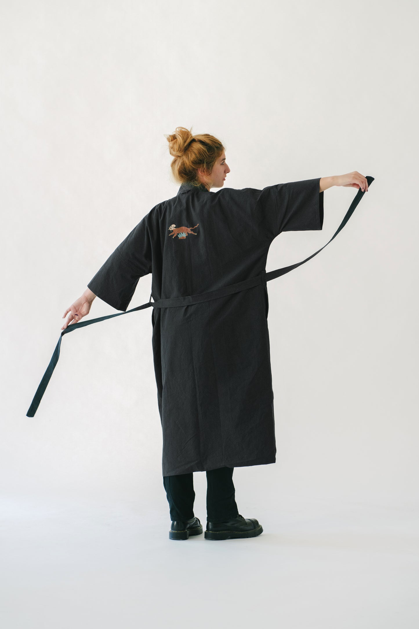 Halat Harap-Alb Embroidered